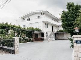 Guest House Lalic，位于巴尔的住宿加早餐旅馆