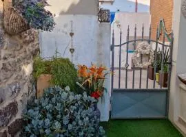 Charming Apartment Calasetta + Garden