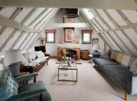 Characterful apartment in the heart of Petworth