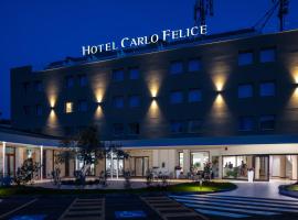 卡罗费利切酒店，位于萨萨里Serradimigni Arena附近的酒店