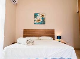 Sea views apartment-wifi-sleep 5，位于马尔萨斯卡拉的海滩短租房