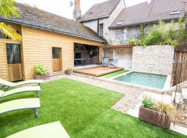 Maison paradisiaque avec piscine，位于莫讷的酒店
