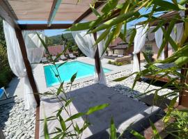 GardenLux Vrdnik，位于维尔蒂尼克的带泳池的酒店