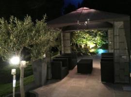 Chambres d'hôtes La Manola，位于罗尼的酒店