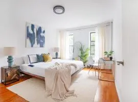 444-3E Contemporary 1BR in Hell's Kitchen