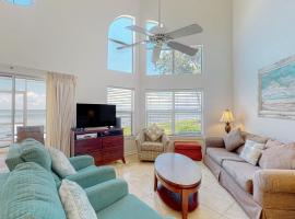 Waterfront Haven Retreat，位于德斯坦的酒店