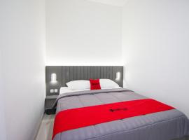 RedDoorz Plus near JCM Yogyakarta 2，位于Cebongan的酒店