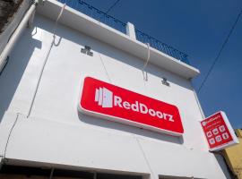 RedDoorz @ Jakal Atas KM 7，位于科贾扬Sinduadi的酒店