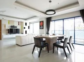 M Estate Private Residence 3BR, Heart of Bangkok