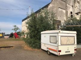 Retro Caravan: Suikerunie Hub，位于格罗宁根的豪华帐篷