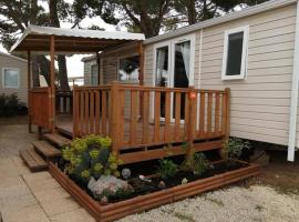 Mobil-home (Clim)- Camping Narbonne-Plage 4* - 011，位于纳博讷普拉日的豪华帐篷营地