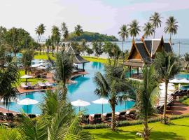 Sofitel Krabi Phokeethra Golf and Spa Resort，位于功孟海滩的尊贵型酒店