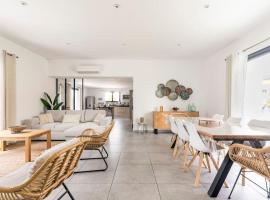 Villa des rives du Tarn avec jacuzzi，位于Montans的酒店