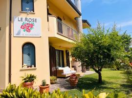 Villa Le Rose - 5 minuti dal mare e Misano World Circuit，位于米萨诺阿德里亚蒂科的住宿加早餐旅馆