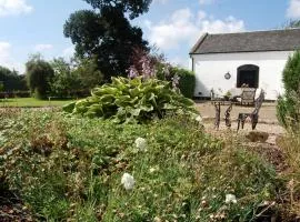Central Scotland Country Side With Outdoor Bbq Hut