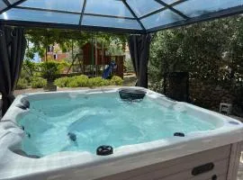 Vacation House Marin with Jacuzzi - Bol, Brač
