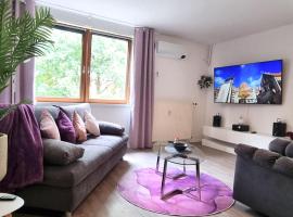 Beauty and Beast 24h-Check-in, 6 Pers, Klima, Massageliege，位于克雷姆林根的酒店