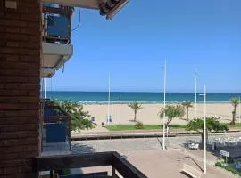 APARTAMENTO 1ª LÍNEA EN PLAYA DE GANDÍA