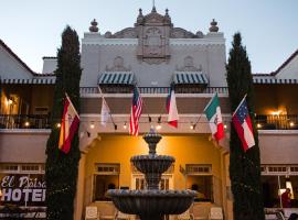 The Hotel Paisano，位于马尔法的酒店