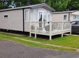 Luxury spacious family caravan，位于爱丁堡的海滩短租房