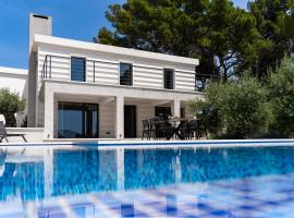 Seaside luxury villa with a swimming pool Sumartin, Brac - 5639，位于苏曼婷的酒店