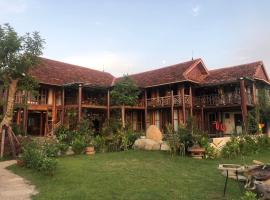 Wooden Homestay Đại Lải，位于Phúc Yên内排国际机场 - HAN附近的酒店