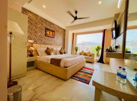 Hotel Tirath Lodge, Haridwar，位于哈里瓦的酒店