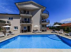 Apt2 - Villa two Angels with swimming pool, Ika - Opatija，位于伊卡的海滩短租房