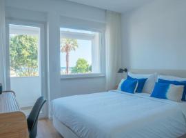 NEW Estrela da Praceta Apt w/ 3 Suites & Oceanview，位于卡尔卡维洛斯的公寓
