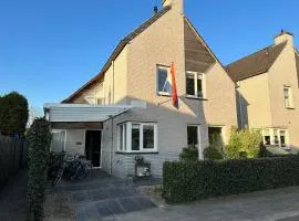 Gorinchem, spacious house, terrace at the water