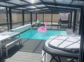 L'Aurore suite de charme, clim jacuzzi, sauna, piscine chauffée cuisine...