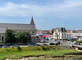 Studio Wimereux vue dégagée, proche mer, exposition sud，位于维姆勒的带停车场的酒店