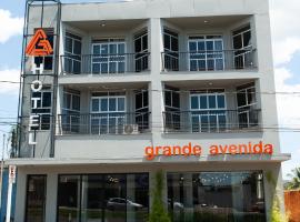 Grande Avenida Hotel，位于帕特罗西尼乌的酒店