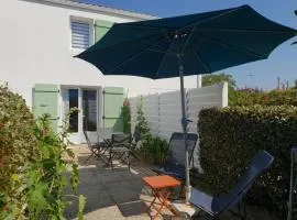 Maisonnettes au confort optimal, à 300m plage et 100m commerces, parfaite pour les familles - FR-1-476-75