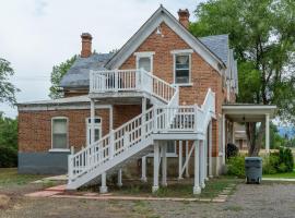 Panguich Red Brick Homes Upper Home，位于潘圭奇的酒店