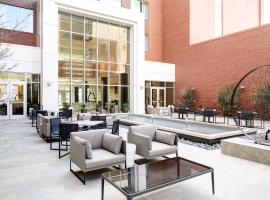 AC Hotel by Marriott Oklahoma City Bricktown，位于俄克拉何马城砖城的酒店