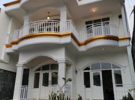 Wubao Villa dekat hotel Le Eminence Kota Bunga，位于西昆都尔的度假短租房