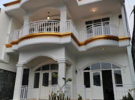 Wubao Villa dekat hotel Le Eminence Kota Bunga，位于西昆都尔的酒店