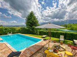 Countryside Villa in Amandola with Swimming Pool，位于Amandola的酒店