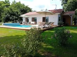 Maison neuve avec piscine chauffée, 4 kms de Contis plage