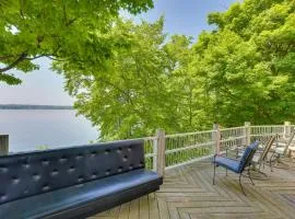 Lockes Glen - Lakefront Geneva Getaway with Dock!