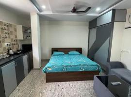 Servostay New Penthouse & Kitchen Near Beach with Parking，位于维沙卡帕特南的酒店