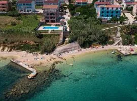 Pool and Beachfront Apartment Ena - Perfect Family Escape