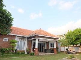 Shoreside Semat Villa and Flat，位于哲帕拉的乡村别墅