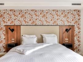 Zenitude Hotel La Valadi&egrave;re, Ascend Hotel Collection，位于蒙彼利埃的带泳池的酒店