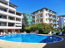 Studio with Large Terrace near Beach