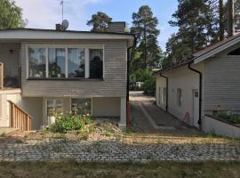 Charming Studio Flat In Sollentuna, Stockholm，位于索伦蒂纳的度假短租房