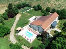 Maison Héléna by hellofamily, piscine, padel, pétanque，位于Lain的酒店