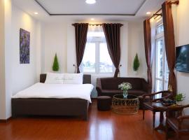 FLORA HOME DALAT，位于大叻Bao Dai's Summer Palace附近的酒店