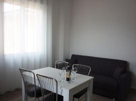 [Stazione] - Casa privata con veranda，位于罗马诺迪隆巴尔迪亚的公寓